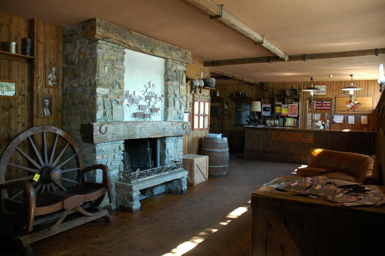 Cowboys Guest Ranch Hotell Voghera Exteriör bild